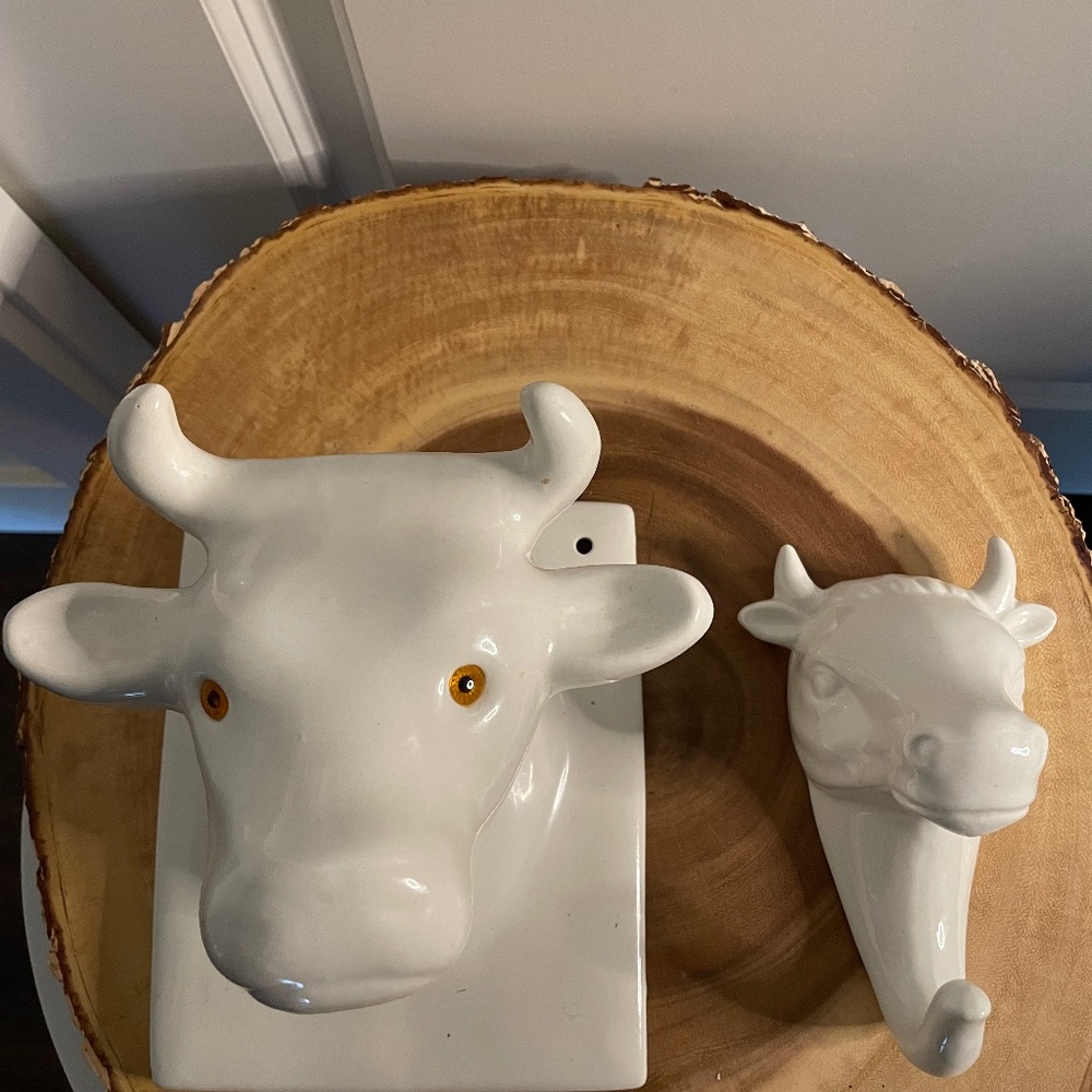 Ceramic Bull Head Hook Set